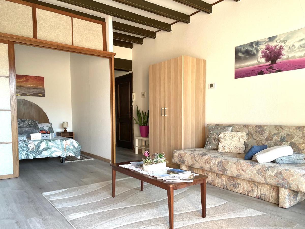 Casa Anna - Parco Hermitage Porto Valtravaglia Eksteriør bilde